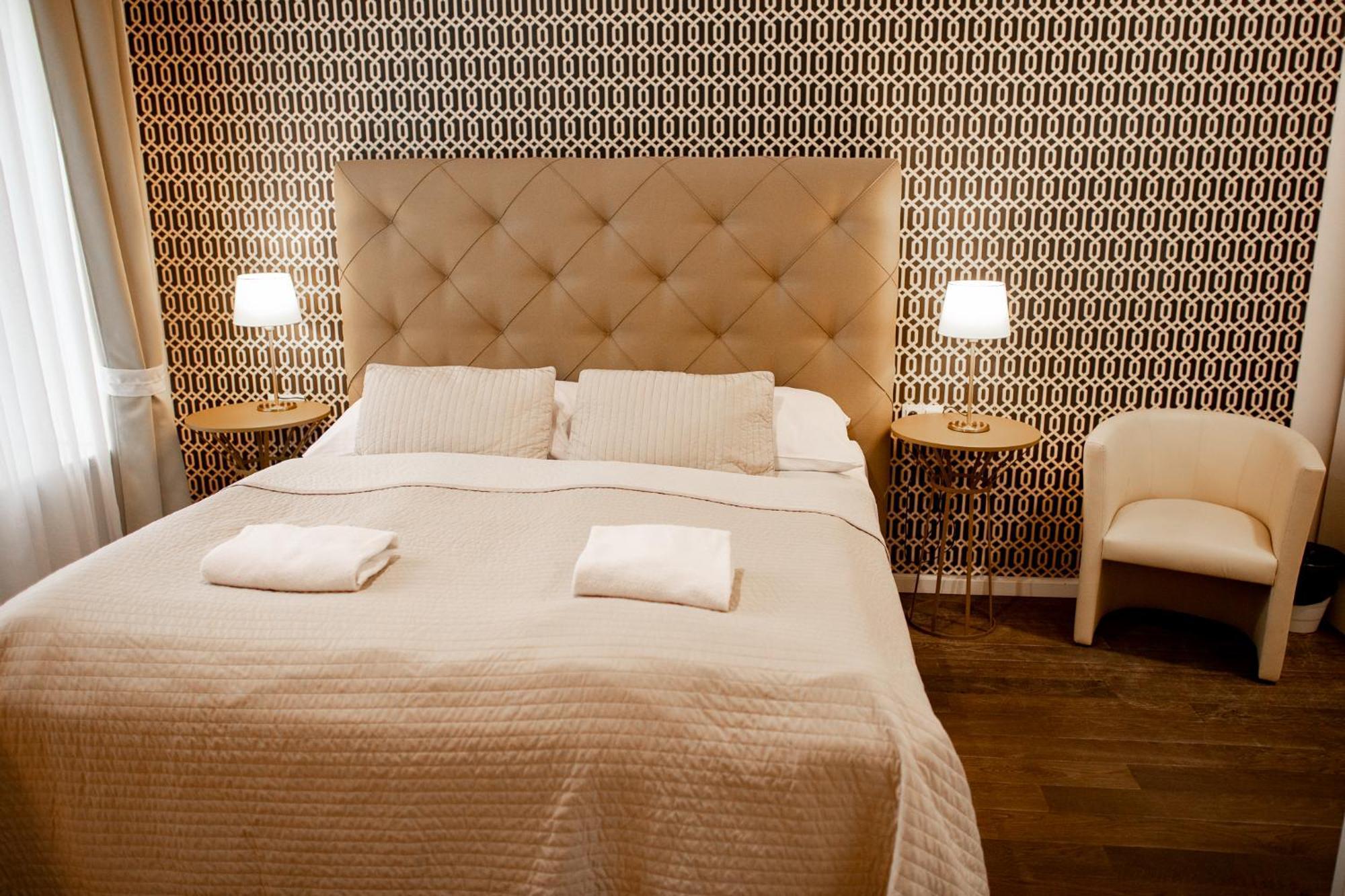 Luxury Modern Designed Oldtown Apartment — Photos 3